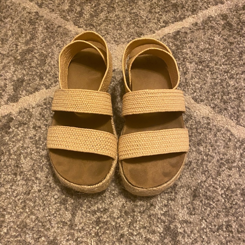 Platform sandals